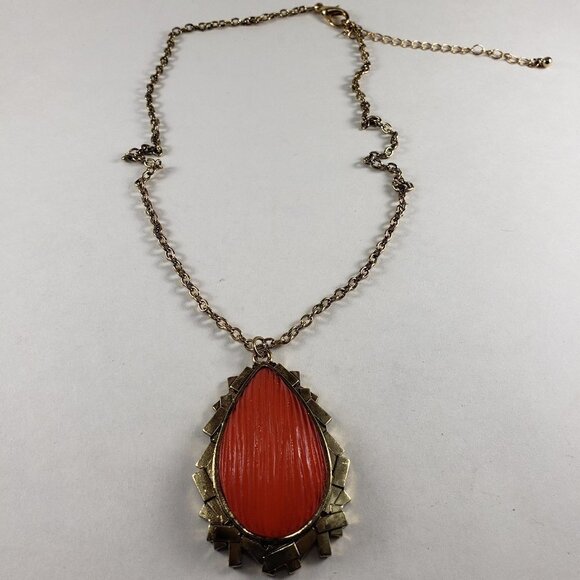 Red Teardrop Necklace & Earrings Set – Gold Statement Pendant Jewelry for Women - Picture 7 of 10